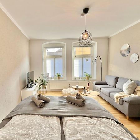 Appartement "Stadtgefluester" Im Zentrum, Inkl Stellplatz, 2 Betten, Babybett, Balkon, Gratis Kaffee Und Tee, Wlan 包岑 外观 照片