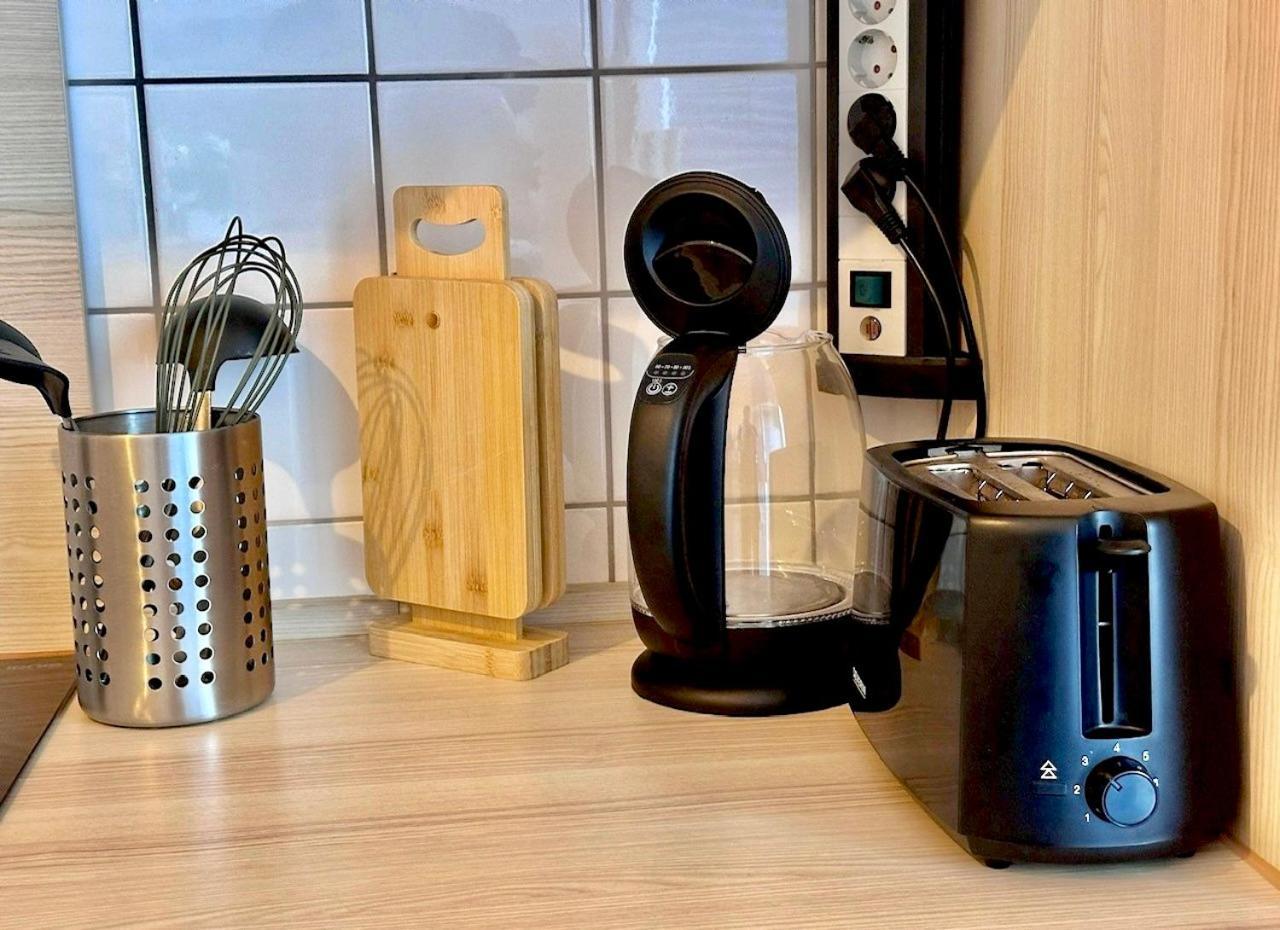 Appartement "Stadtgefluester" Im Zentrum, Inkl Stellplatz, 2 Betten, Babybett, Balkon, Gratis Kaffee Und Tee, Wlan 包岑 外观 照片