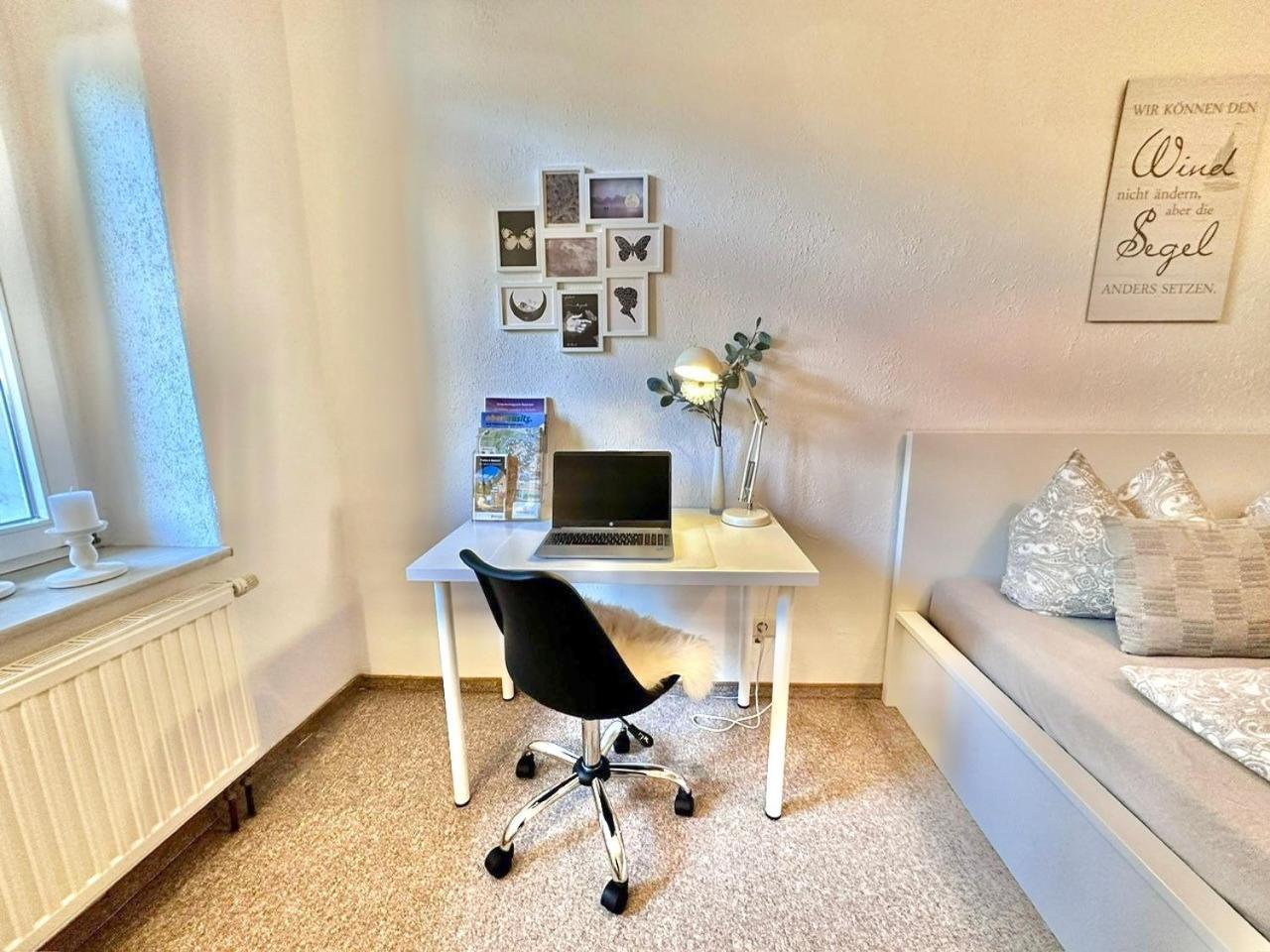 Appartement "Stadtgefluester" Im Zentrum, Inkl Stellplatz, 2 Betten, Babybett, Balkon, Gratis Kaffee Und Tee, Wlan 包岑 外观 照片