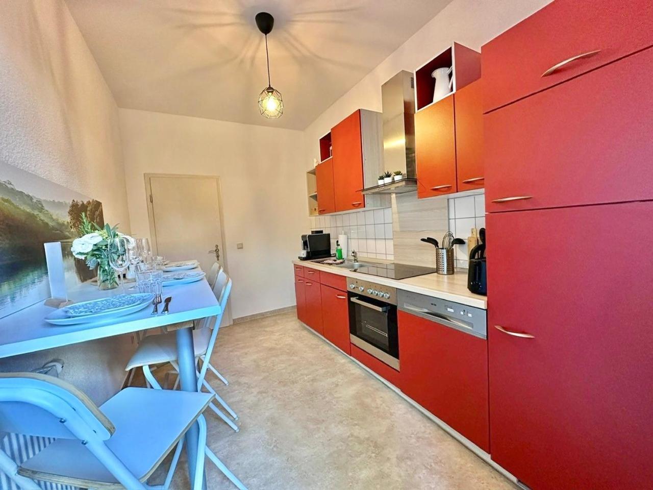 Appartement "Stadtgefluester" Im Zentrum, Inkl Stellplatz, 2 Betten, Babybett, Balkon, Gratis Kaffee Und Tee, Wlan 包岑 外观 照片