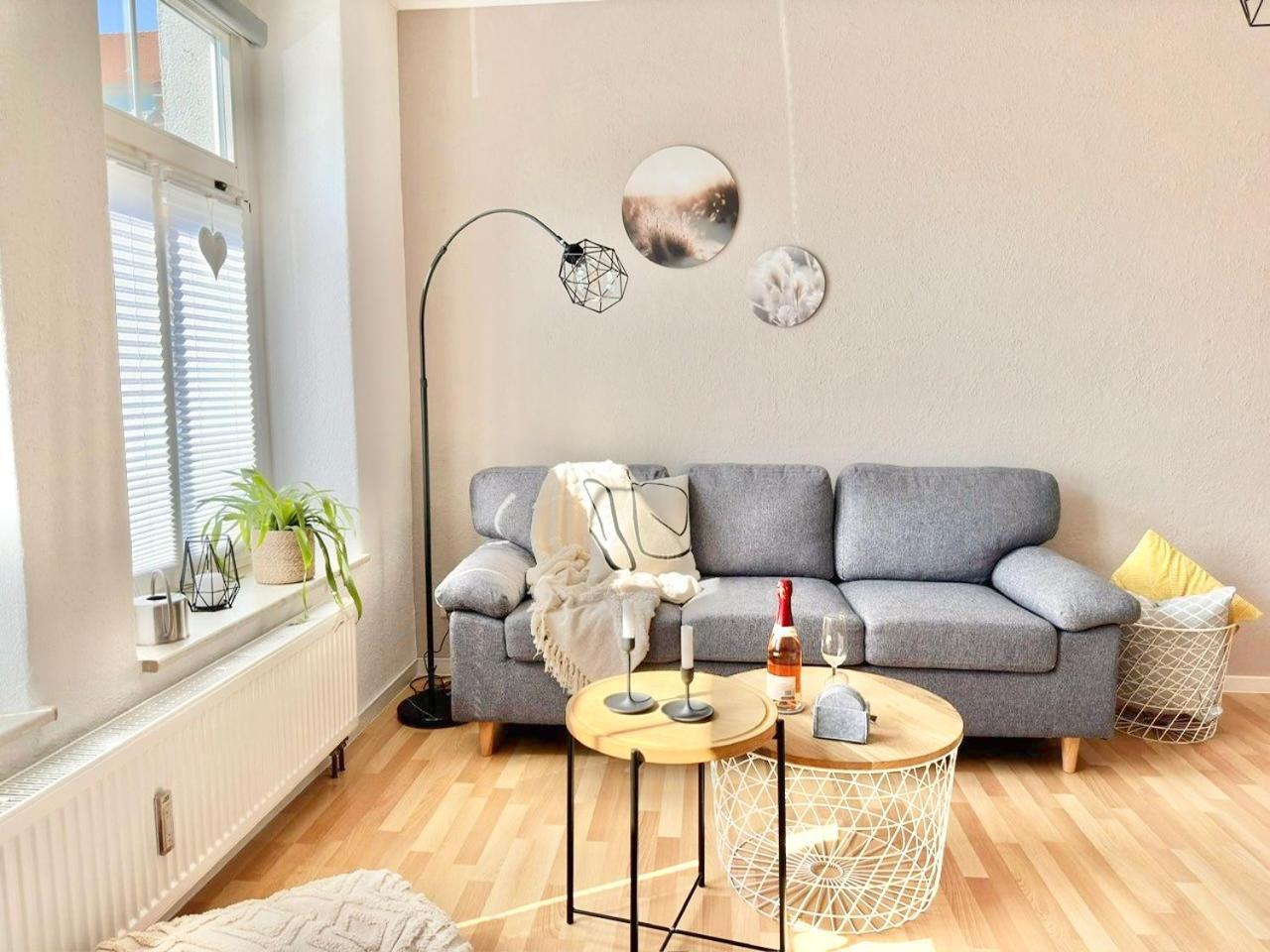 Appartement "Stadtgefluester" Im Zentrum, Inkl Stellplatz, 2 Betten, Babybett, Balkon, Gratis Kaffee Und Tee, Wlan 包岑 外观 照片