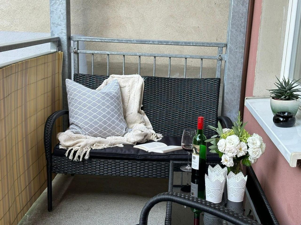 Appartement "Stadtgefluester" Im Zentrum, Inkl Stellplatz, 2 Betten, Babybett, Balkon, Gratis Kaffee Und Tee, Wlan 包岑 外观 照片