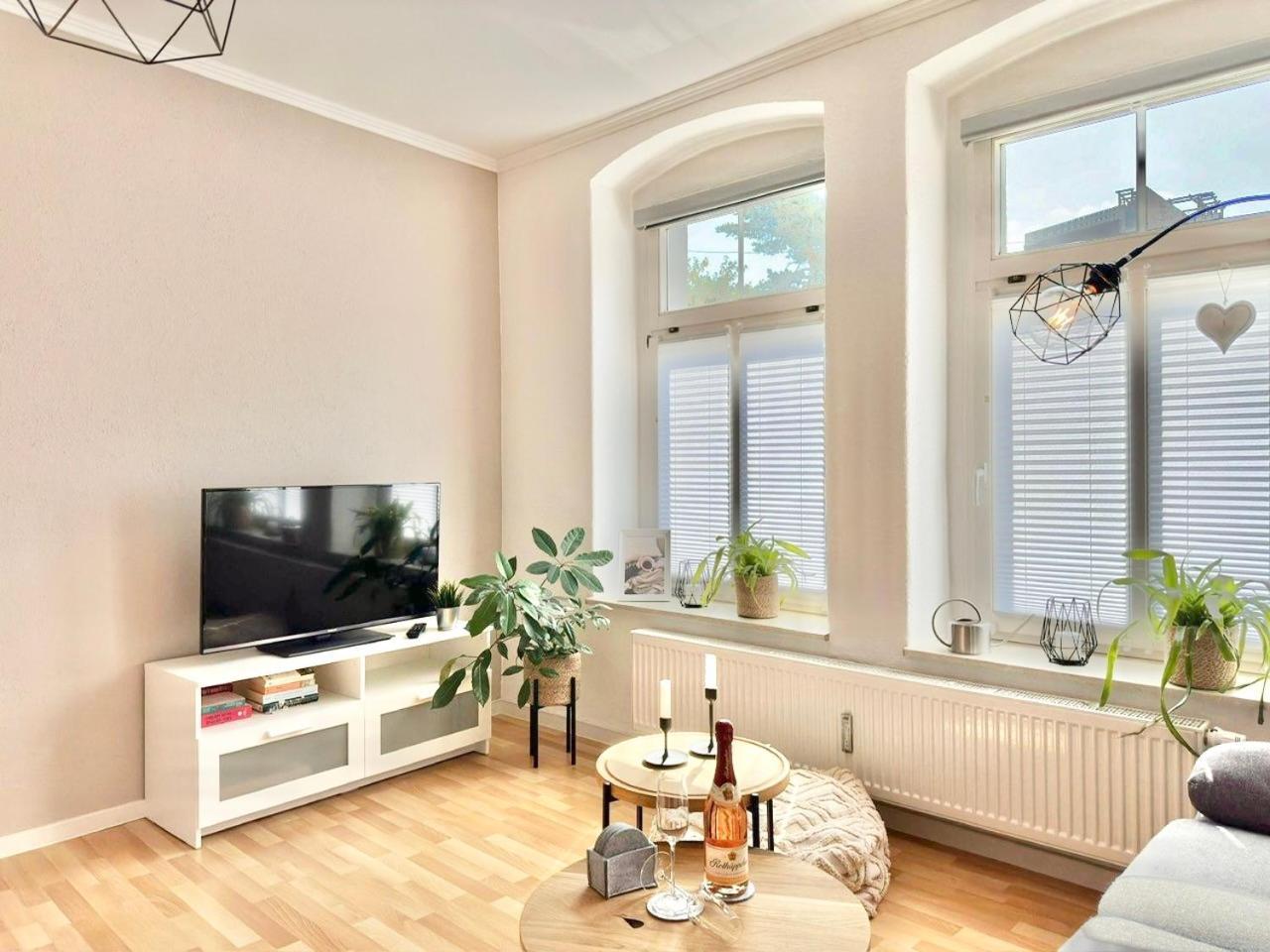 Appartement "Stadtgefluester" Im Zentrum, Inkl Stellplatz, 2 Betten, Babybett, Balkon, Gratis Kaffee Und Tee, Wlan 包岑 外观 照片