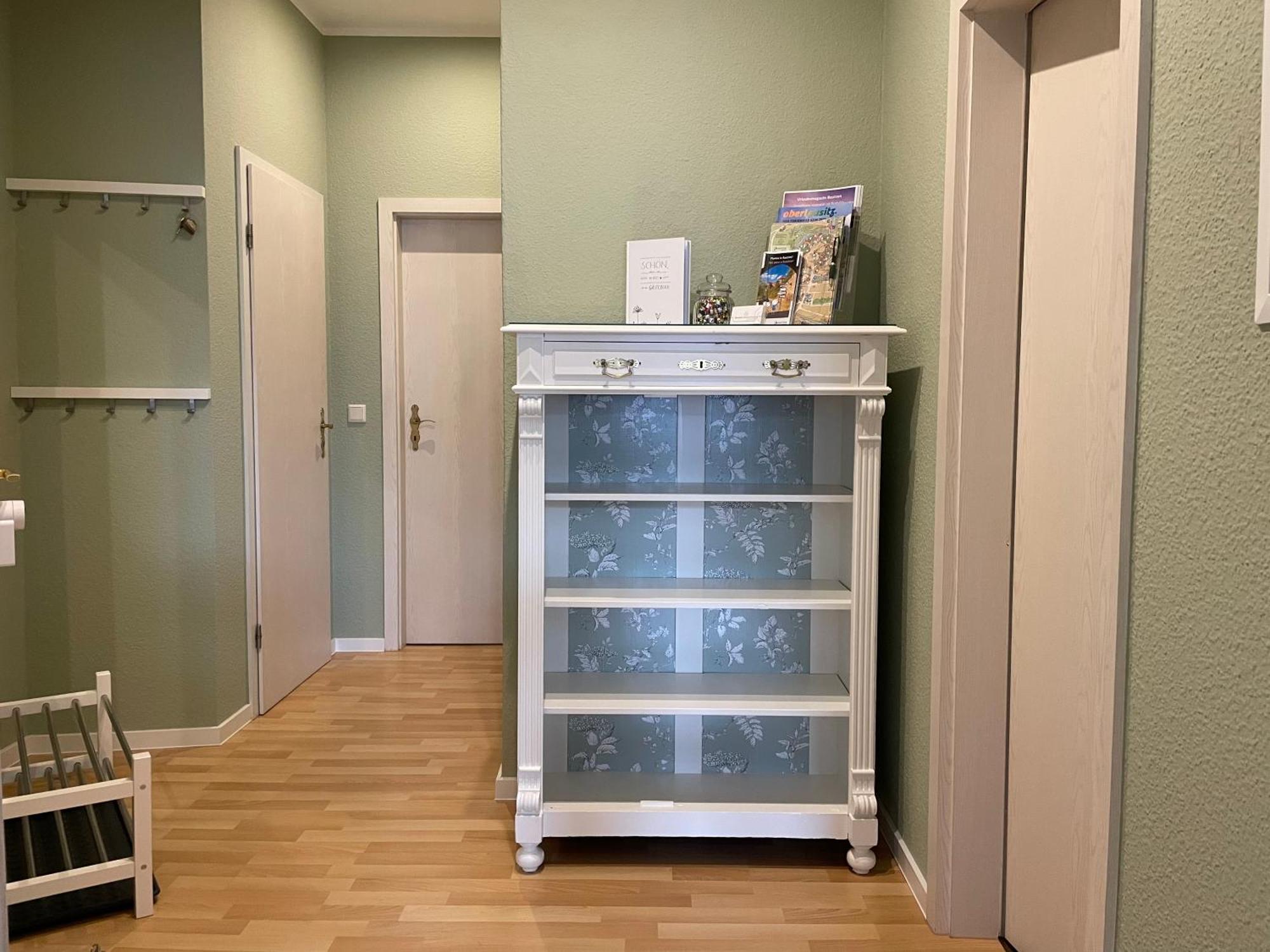 Appartement "Stadtgefluester" Im Zentrum, Inkl Stellplatz, 2 Betten, Babybett, Balkon, Gratis Kaffee Und Tee, Wlan 包岑 外观 照片